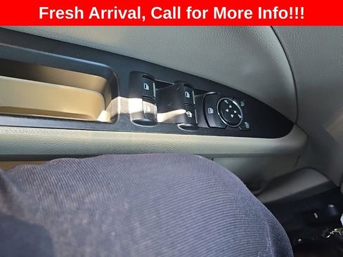 Used 2017 Ford Fusion SE FWD image 16