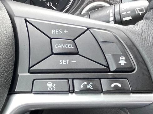 Used 2017 Nissan Rogue SL w/ SL Premium Package FWD image 23
