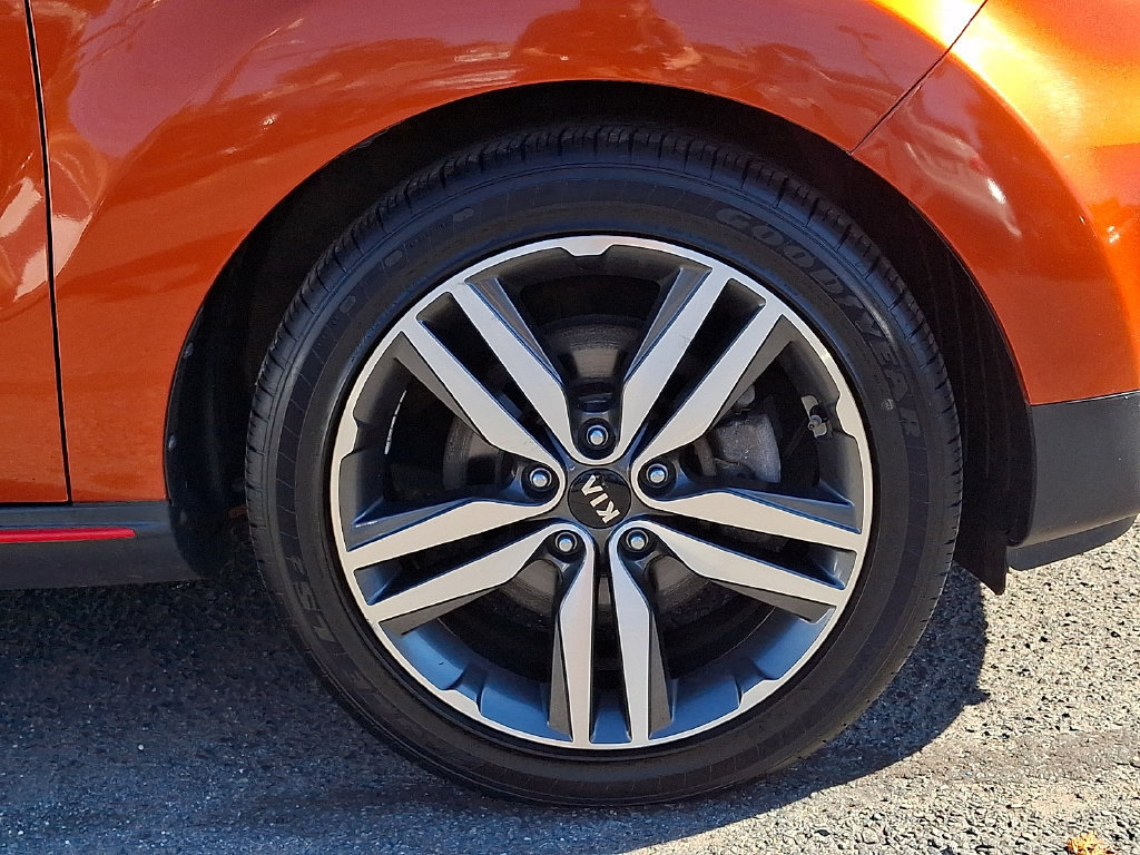 Used 2018 Kia Soul ! w/ Tech Package FWD image 8