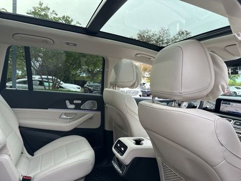 New 2026 Mercedes-Benz GLS 450 4MATIC image 32