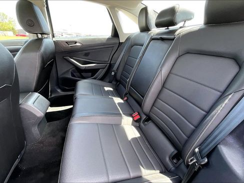 Used 2024 Volkswagen Jetta SE FWD image 24