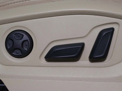 Used 2017 Audi Q7 3.0T Premium Plus w/ Premium Plus Package image 32