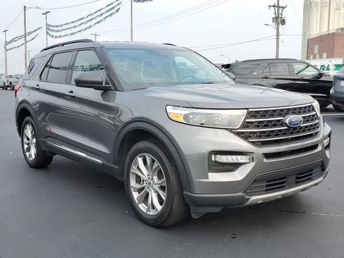 Used 2023 Ford Explorer XLT w/ Equipment Group 202A image 2
