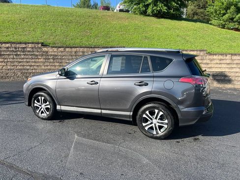 Used 2016 Toyota RAV4 LE FWD image 7
