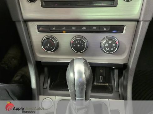 Used 2017 Volkswagen Golf SE FWD image 20