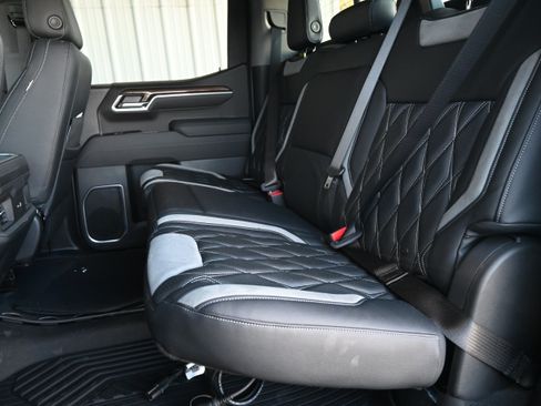 Used 2026 Chevrolet Silverado 1500 RST AWD/4WD image 31
