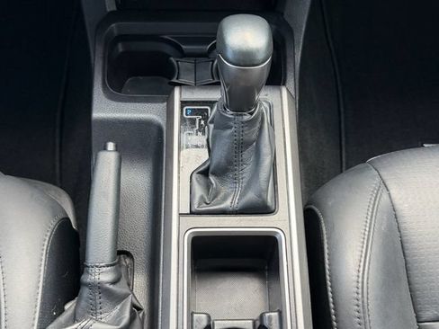 Used 2022 Toyota Tacoma Limited AWD/4WD image 19