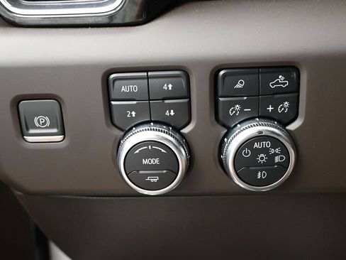 Used 2023 GMC Sierra 1500 Denali w/ Technology Package AWD/4WD image 18