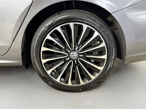 Used 2022 Volkswagen Passat 2.0T image 35