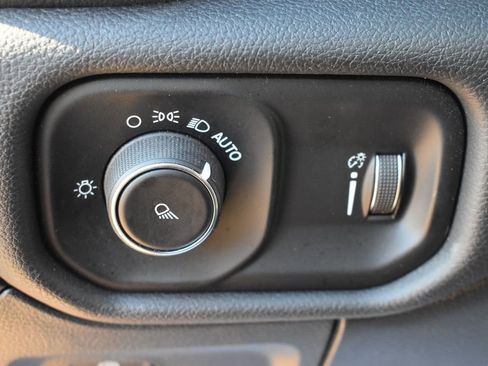 Used 2024 RAM 1500 Laramie AWD/4WD image 28