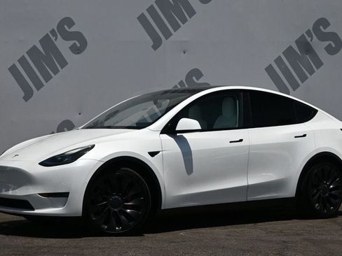 Used 2022 Tesla Model Y Performance AWD/4WD image 1