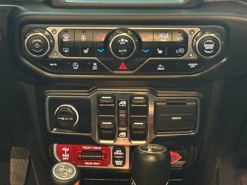 Used 2023 Jeep Gladiator Rubicon w/ LED Lighting Group image 15