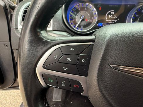 Used 2016 Chrysler 300 Limited image 20