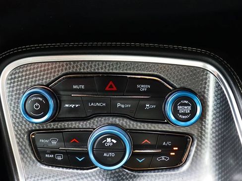 Used 2018 Dodge Challenger SRT Hellcat RWD image 41