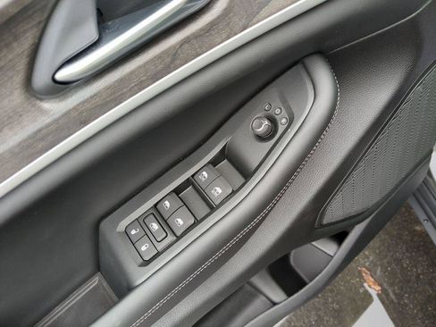New 2026 Jeep Grand Cherokee L 4WD image 11