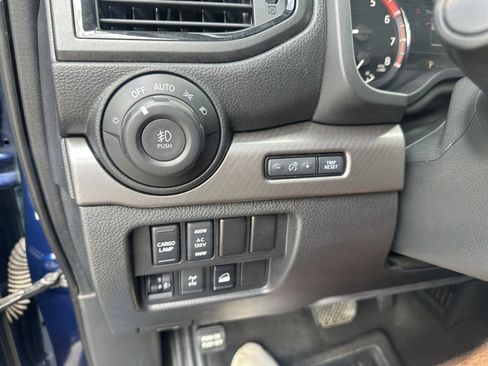 Used 2021 Nissan Titan PRO-4X w/ Pro-4x Utility Package AWD/4WD image 15
