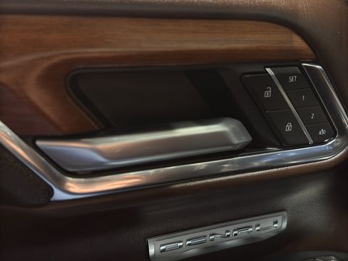 Used 2023 GMC Sierra 1500 Denali w/ Denali Reserve Package image 39