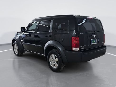 Used 2008 Dodge Nitro SXT image 5
