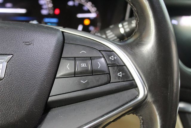 Used 2018 Cadillac XT5 Luxury w/ Driver Awareness Package AWD/4WD image 19