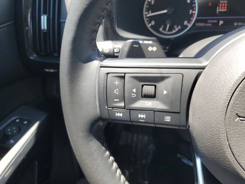 Certified 2024 Nissan Pathfinder SV image 19