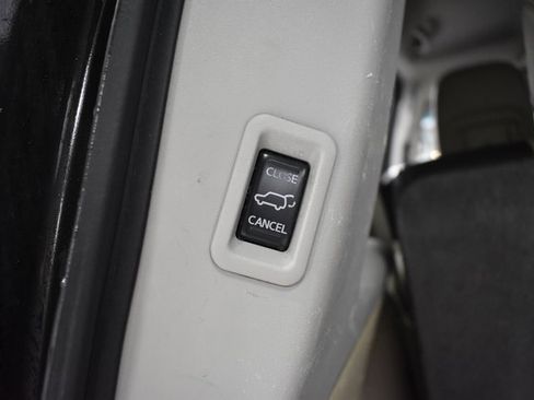 Used 2014 Nissan Armada Platinum w/ Platinum Reserve Package image 40