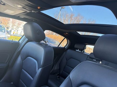 Used 2018 Mercedes-Benz GLA 250 4MATIC image 40