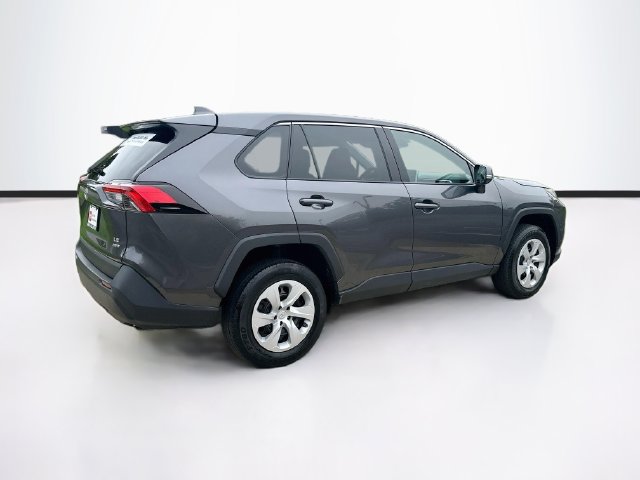 Used 2024 Toyota RAV4 LE AWD/4WD image 7