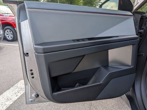 Used 2025 Tesla Cybertruck AWD Crew Cab image 12