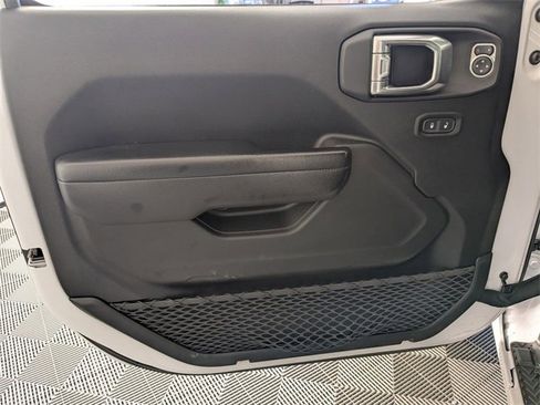 Used 2021 Jeep Wrangler Unlimited Rubicon image 10