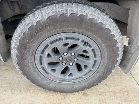 Used 2025 Nissan Frontier PRO-4X AWD/4WD image 11