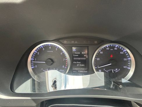 Used 2018 Toyota Highlander Plus w/ Carpet Mat Package (TMS) FWD image 26