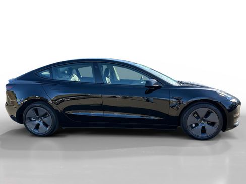 Used 2023 Tesla Model 3 Standard Range image 6