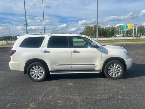 Used 2018 Toyota Sequoia Platinum AWD/4WD image 9