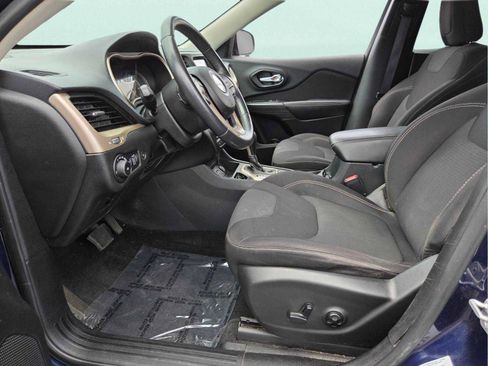 Used 2015 Jeep Cherokee Latitude w/ Comfort/Convenience Group FWD image 10