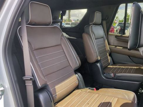 Used 2025 GMC Yukon Denali Ultimate w/ LPO, Floor Liner Package AWD/4WD image 28