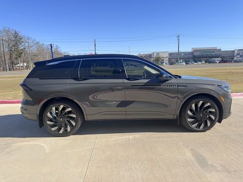 Used 2024 Lincoln Nautilus Black Label w/ Jet Appearance Package (87T) image 3