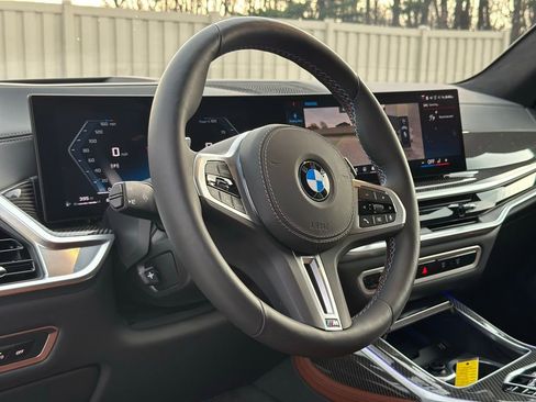 Certified 2025 BMW X7 M60i AWD/4WD image 19