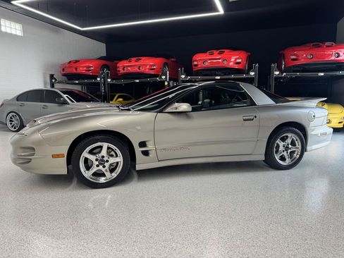 Used 2000 Pontiac Firebird Formula RWD image 7