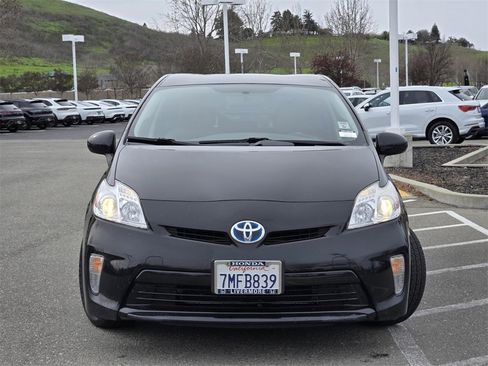 Used 2015 Toyota Prius Three image 2