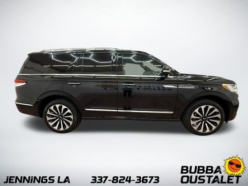 Used 2024 Lincoln Navigator Reserve AWD/4WD image 6