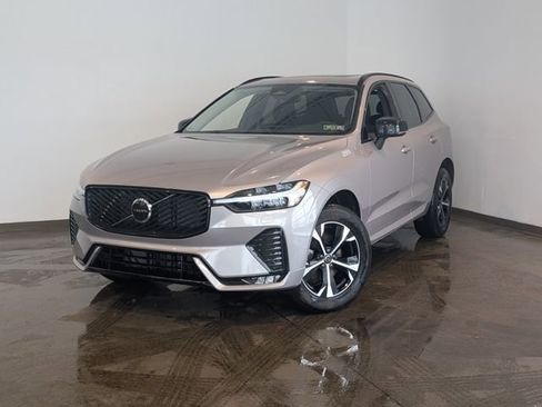 Used 2026 Volvo XC60 B5 Core w/ Climate Package image 1