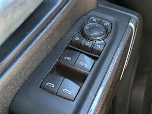 Used 2021 Chevrolet Silverado 2500 LTZ w/ LTZ Convenience Package AWD/4WD image 22