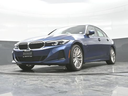 Used 2023 BMW 330e xDrive w/ Premium Package AWD/4WD image 27
