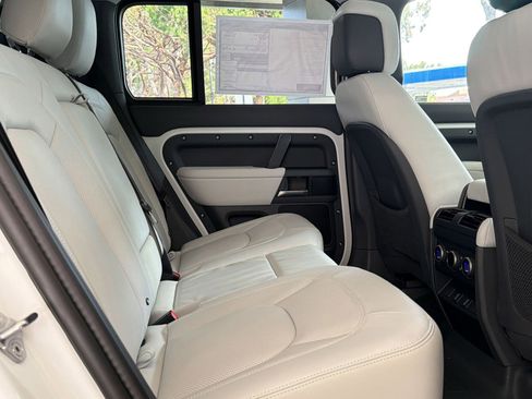 New 2026 Land Rover Defender 110 X-Dynamic SE image 30