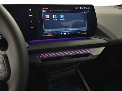 Used 2025 BMW 228i xDrive w/ Premium Package image 17