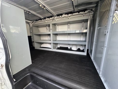 Used 2021 Chevrolet Express 2500 w/ Driver Convenience Package image 25