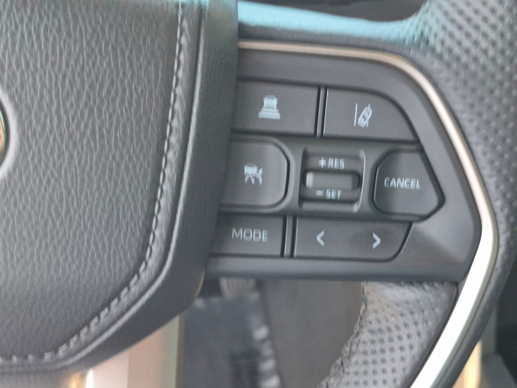 Used 2025 Toyota Tundra Limited AWD/4WD image 17