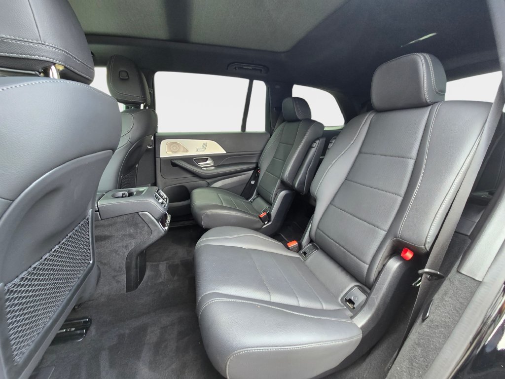 Used 2025 Mercedes-Benz GLS 450 4MATIC image 17