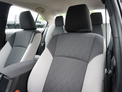 Used 2025 Toyota Corolla LE FWD image 16