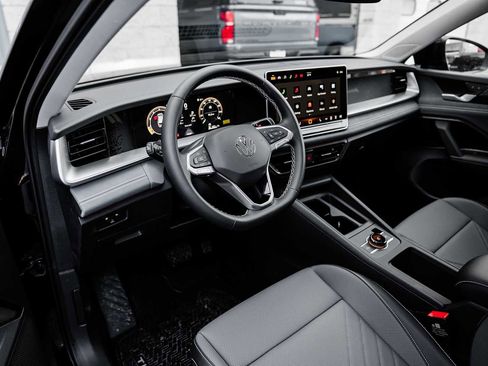 New 2026 Volkswagen Tiguan SE image 5